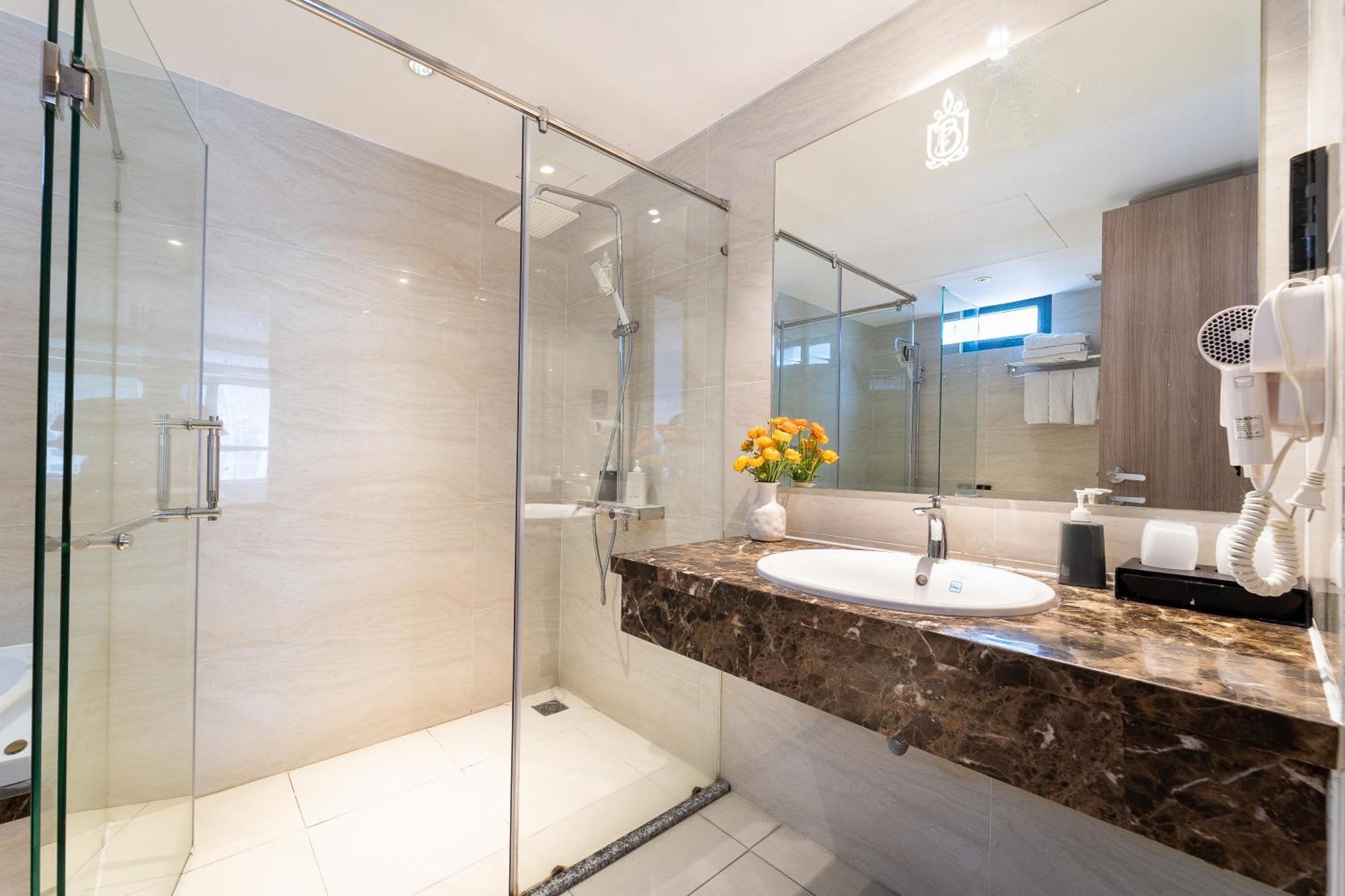 Nicecy Hotel Suites & Spa 호치민 객실 사진
