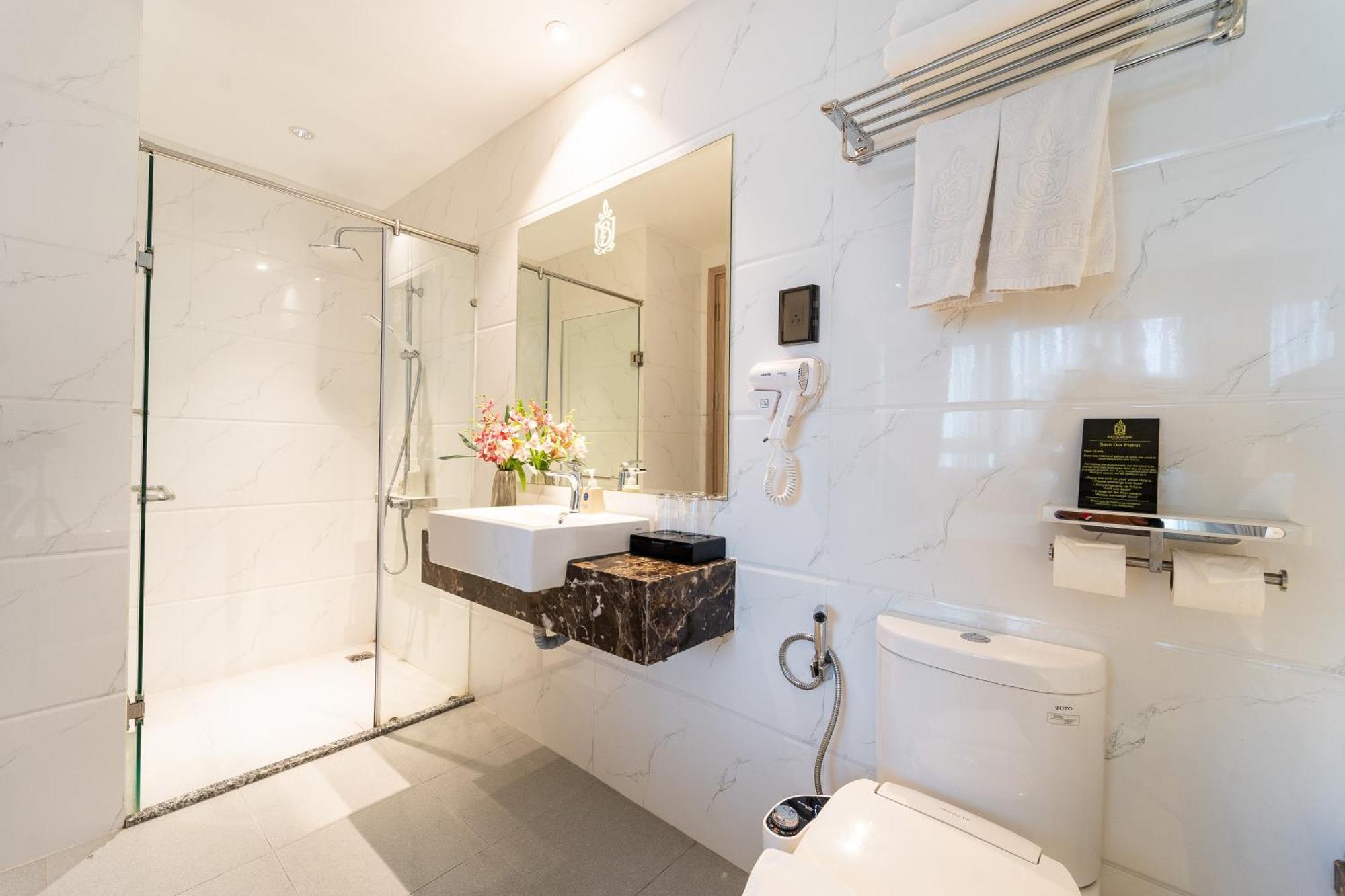 Nicecy Hotel Suites & Spa 호치민 객실 사진