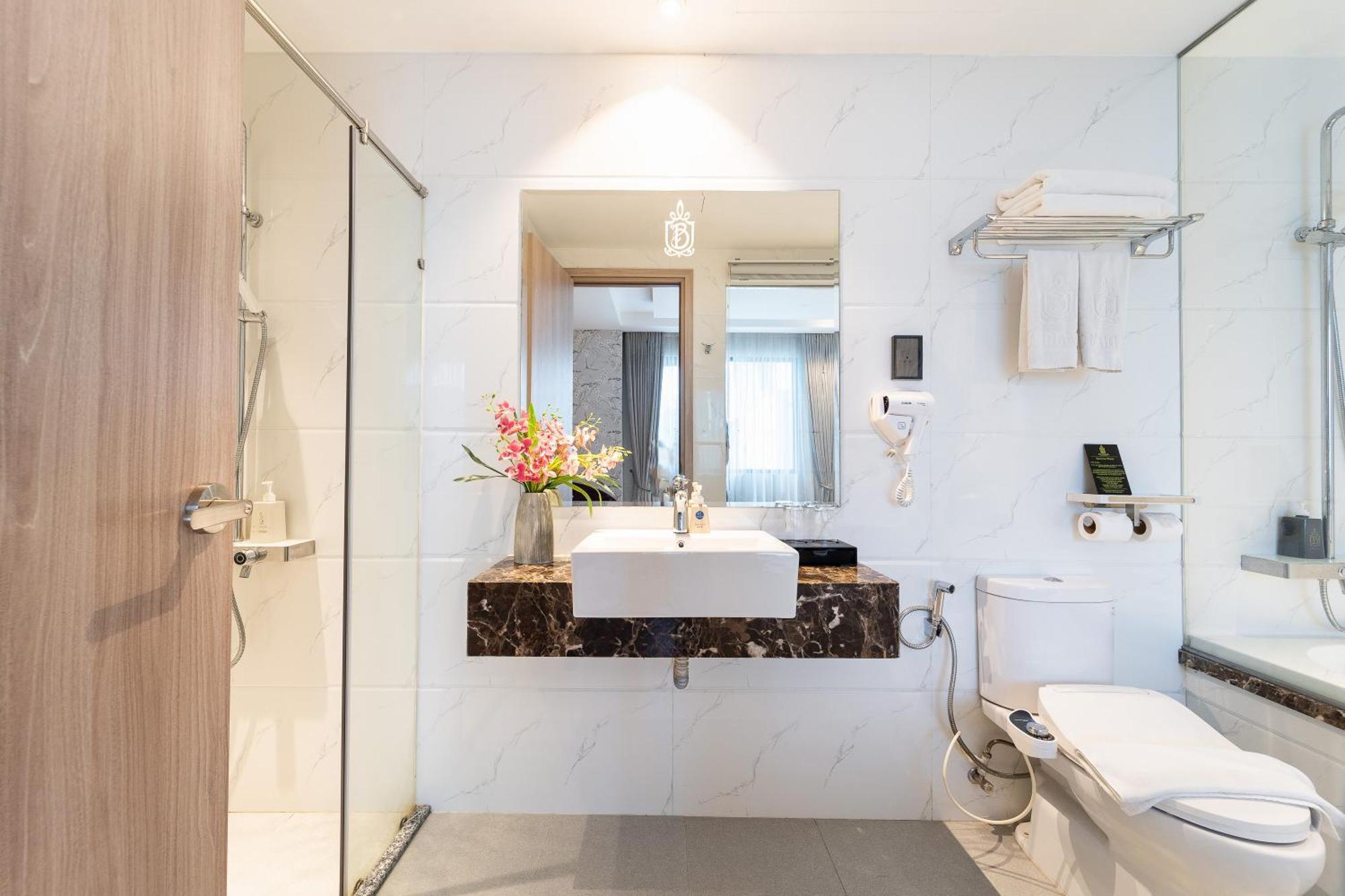 Nicecy Hotel Suites & Spa 호치민 객실 사진