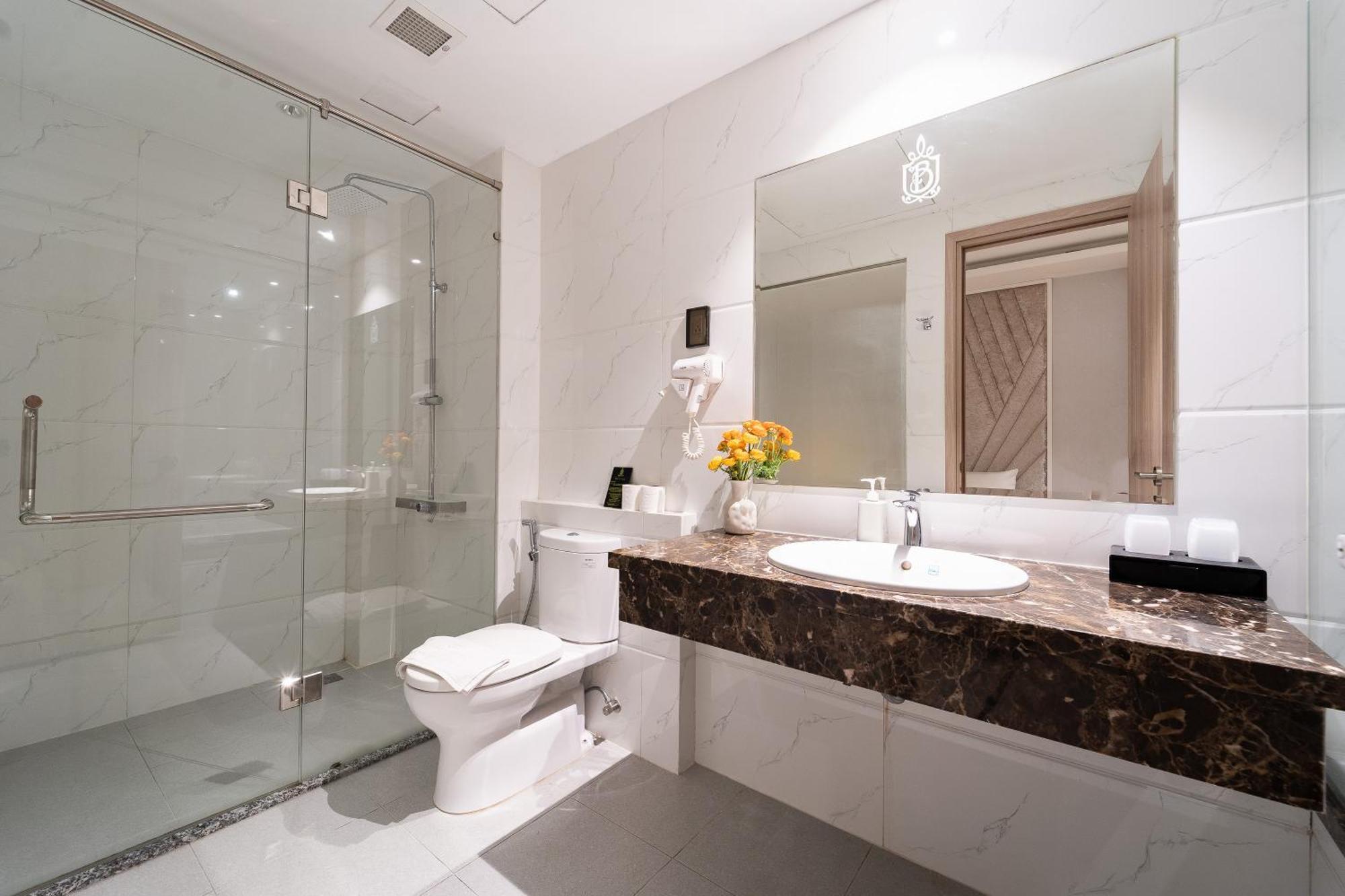 Nicecy Hotel Suites & Spa 호치민 객실 사진