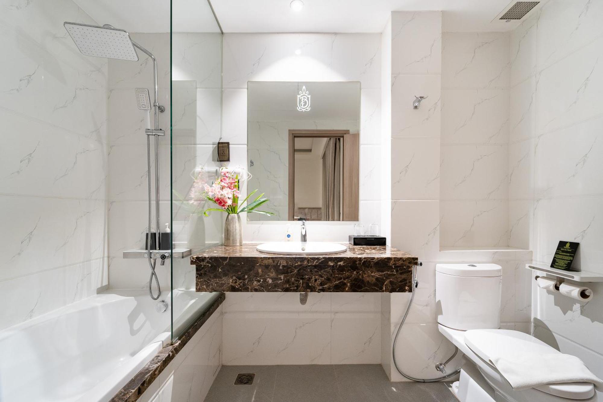 Nicecy Hotel Suites & Spa 호치민 객실 사진